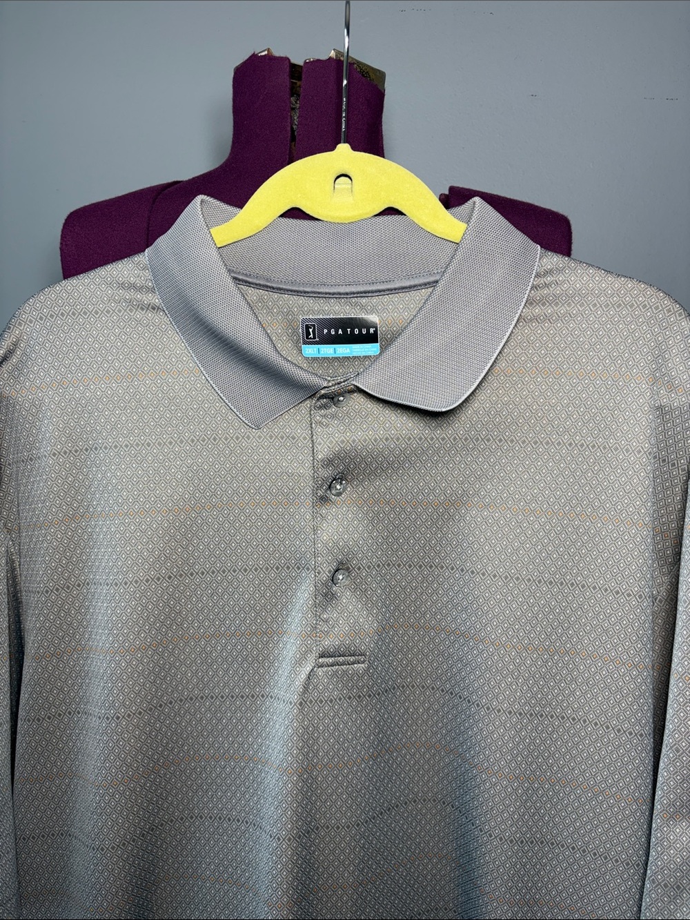 PGA Tour Men's Light Gray Polo with Subtle Pattern - Picture 3 of 7